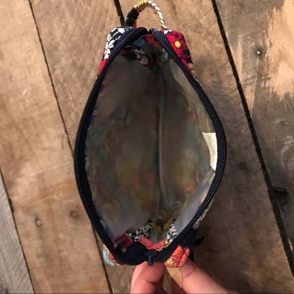 Vera Bradley large makeup bag - Picture 4 of 4